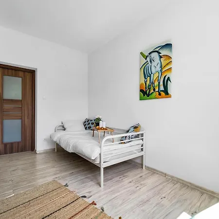 Bemowo Spacious By Rentujemy Apartamento